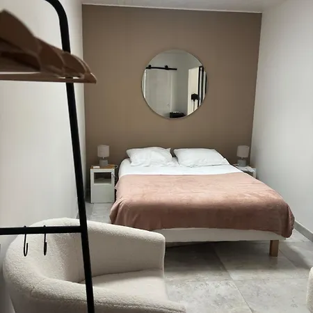 Deux Charmantes Maisons De Pecheurs Proche Du Centre Et Des Plages