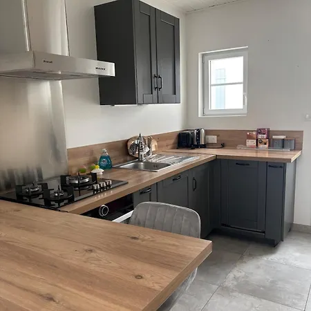Deux Charmantes Maisons De Pecheurs Proche Du Centre Et Des Plages